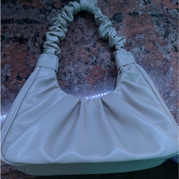 Cream/Beige pruse - Picture 1 of 3